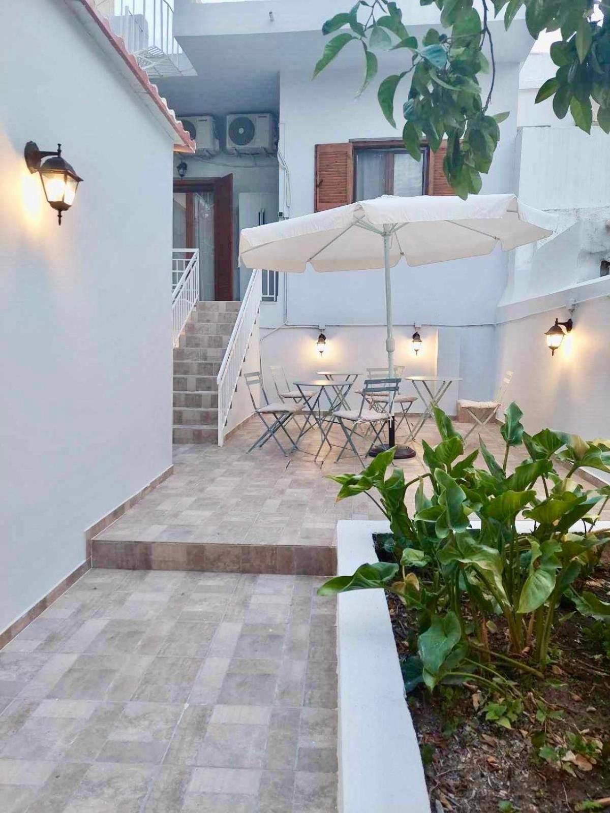 Utopia suites Aegina Esterno foto
